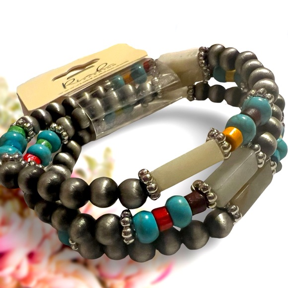 Riah Fashion Jewelry - NWT Riah Fashion stacking stretch bracelets